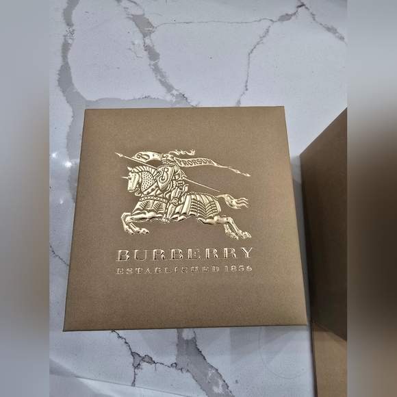 Burberry watch - Picture 11 of 13